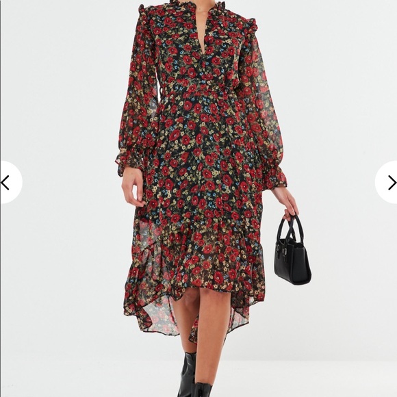 Missguided Dresses & Skirts - Missguided Floral Dress